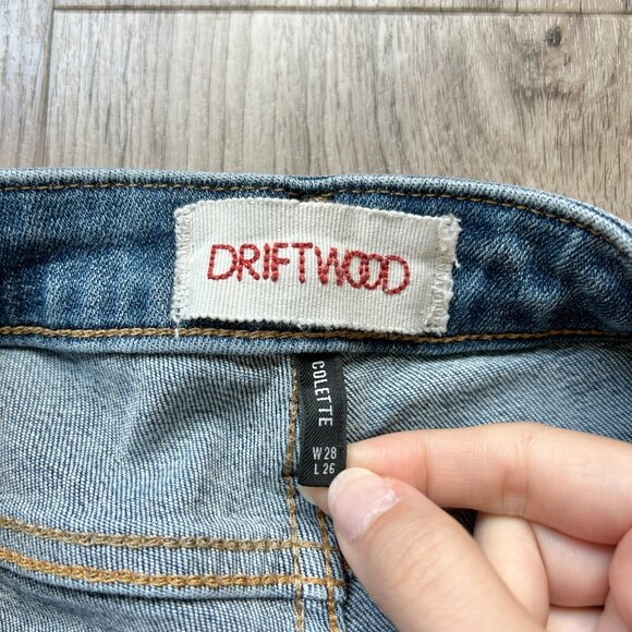 Driftwood Medium Wash Colette Aztec Embroidered Cuffed Bootcut Jeans Size 28 - Picture 4 of 9